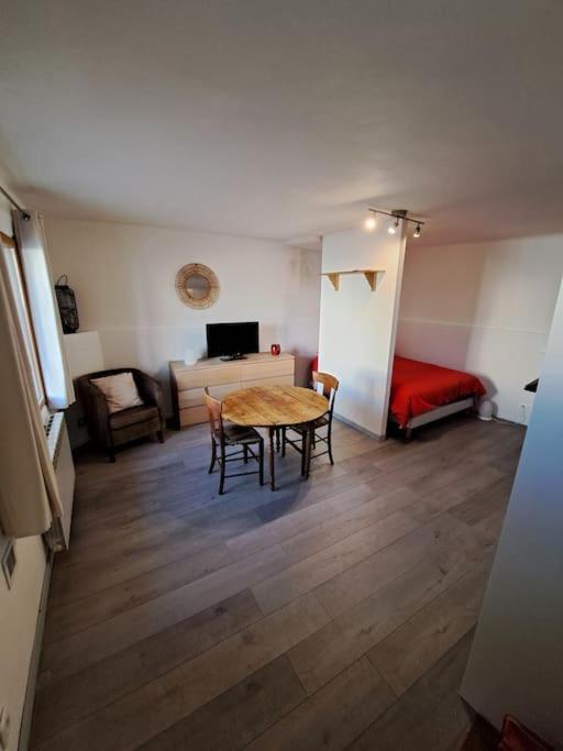 Le Studio De La Place Chalier LʼIsle-sur-la-Sorgue 외부 사진